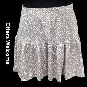 Windsor Gray Polka Dot Skirt. Size Large.